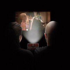 七河微型手机投影仪